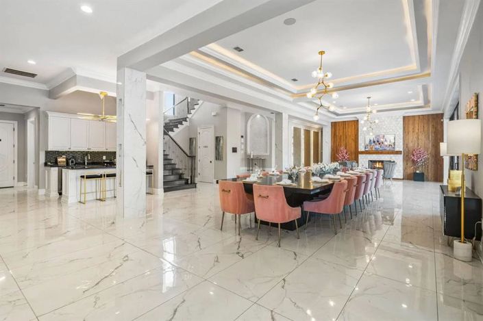 Image No.22-12 Bed Property for sale