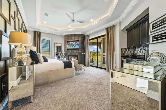 Image No.52-12 Bed Property for sale