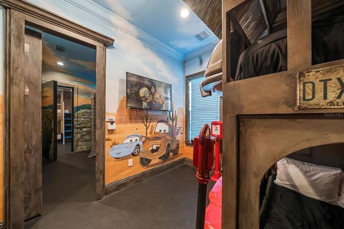 Image No.58-12 Bed Property for sale