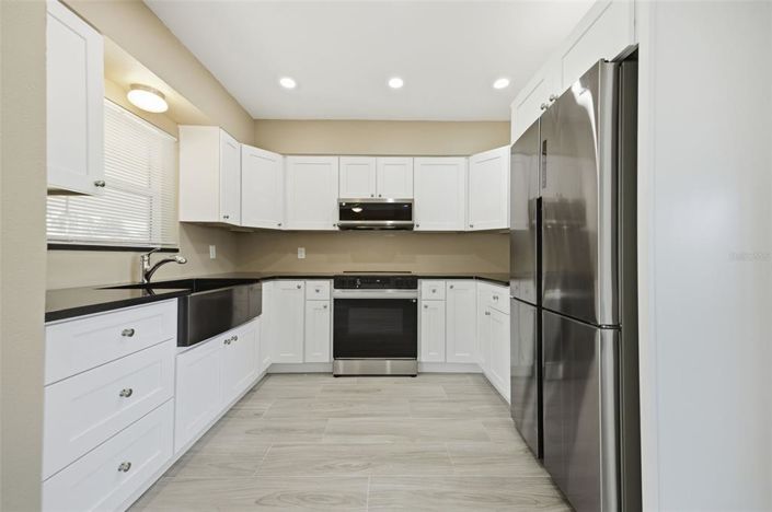 Image No.10-3 Bed Property for sale