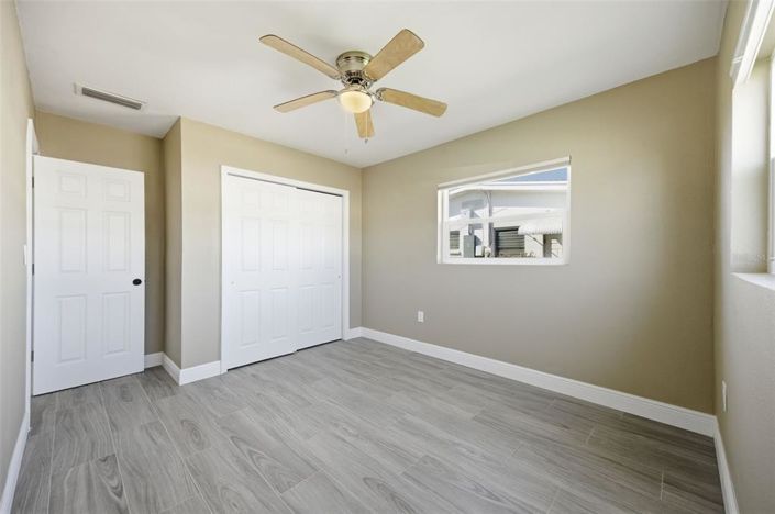 Image No.19-3 Bed Property for sale