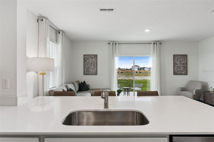 Image No.10-3 Bed Townhouse for sale