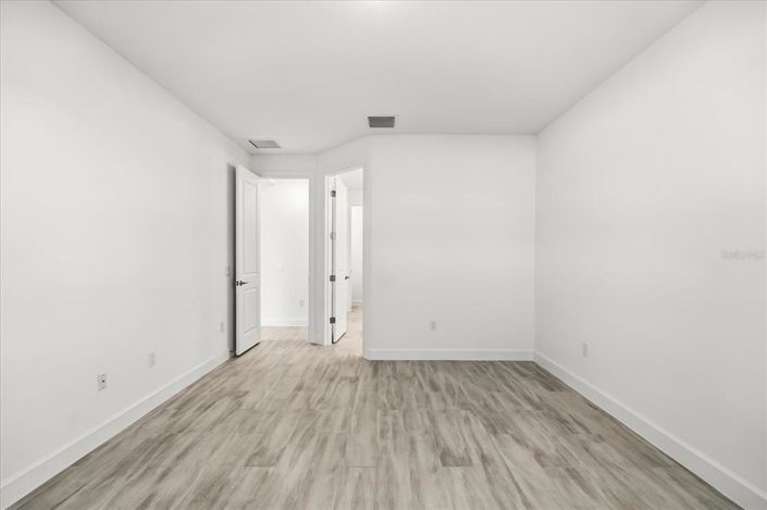 Image No.21-2 Bed Property for sale