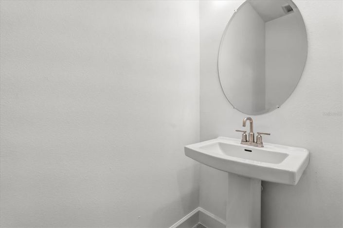 Image No.27-2 Bed Property for sale