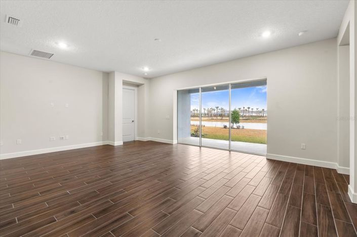 Image No.25-3 Bed Property for sale