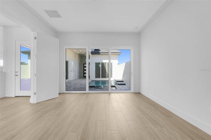 Image No.12-3 Bed Property for sale