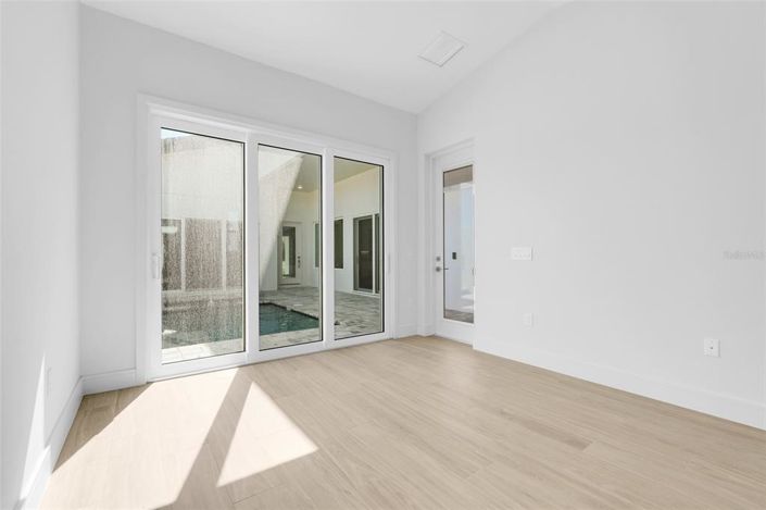 Image No.18-3 Bed Property for sale