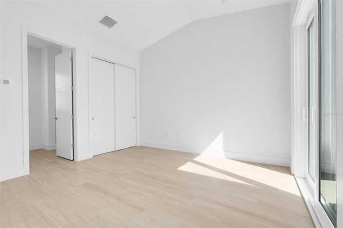 Image No.20-3 Bed Property for sale