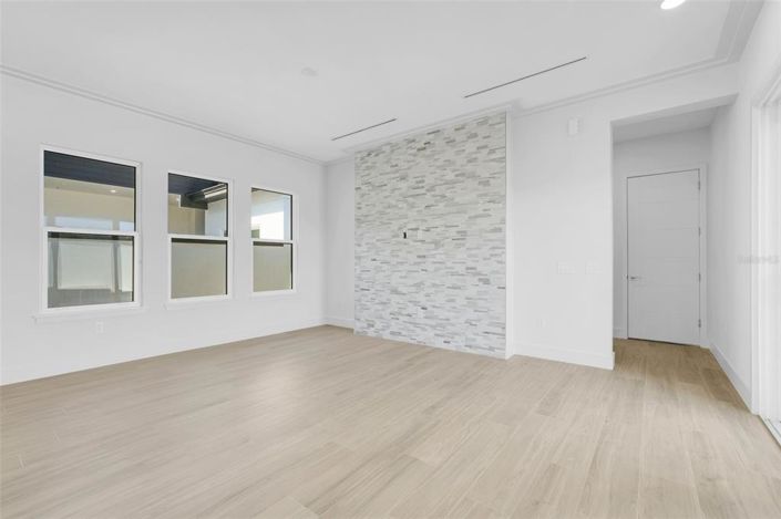 Image No.8-3 Bed Property for sale