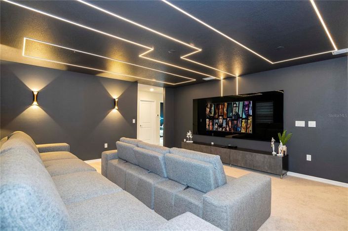 Image No.24-7 Bed Property for sale