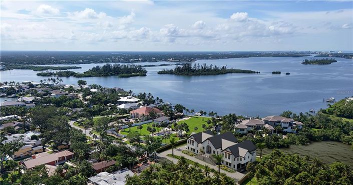 Image No.6-5 Bed Property for sale