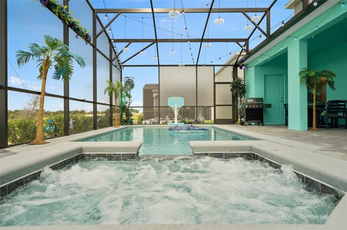 Image No.15-10 Bed Property for sale