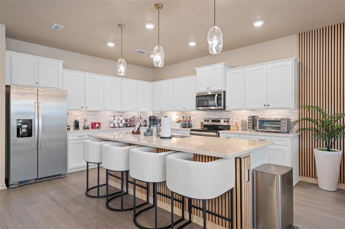 Image No.21-10 Bed Property for sale