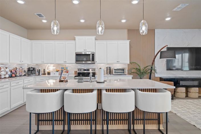 Image No.22-10 Bed Property for sale