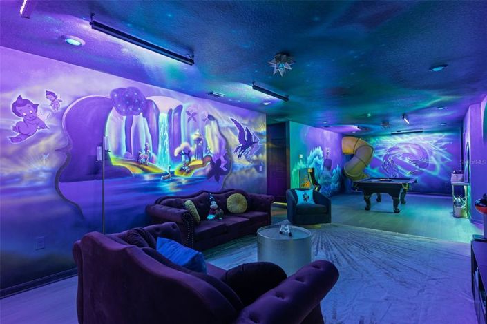 Image No.44-10 Bed Property for sale