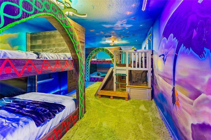 Image No.48-10 Bed Property for sale