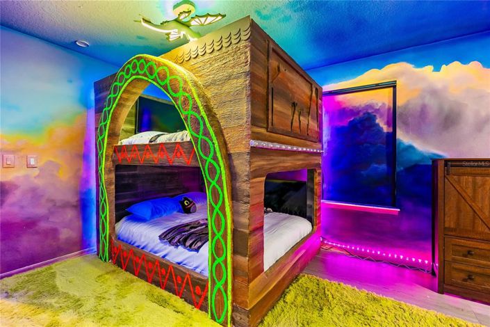 Image No.51-10 Bed Property for sale