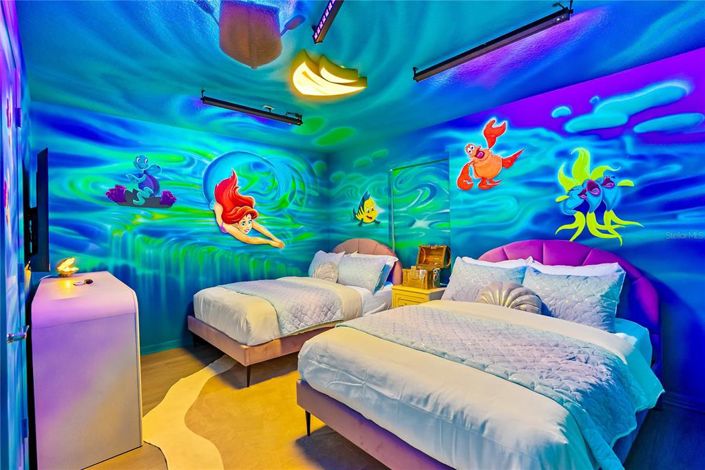 Image No.55-10 Bed Property for sale