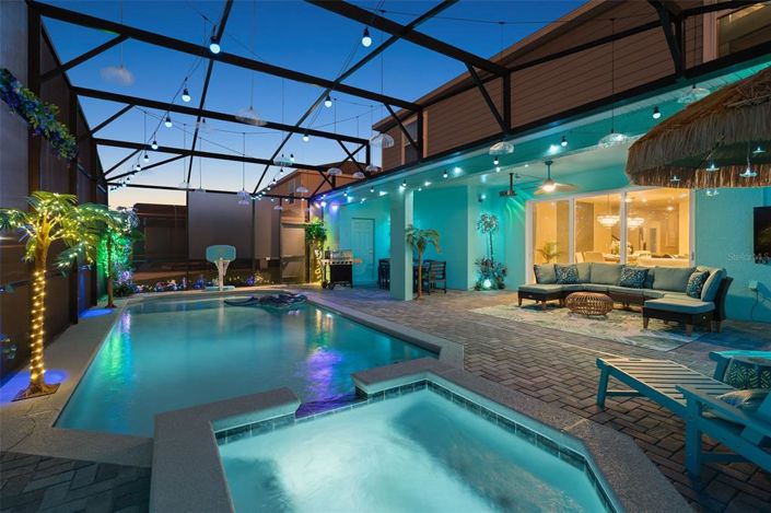 Image No.7-10 Bed Property for sale