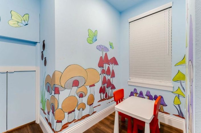 Image No.42-10 Bed Property for sale