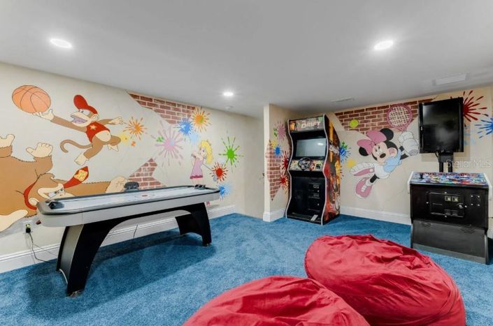 Image No.47-10 Bed Property for sale