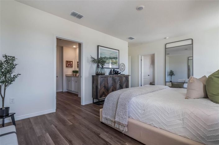 Image No.20-5 Bed Property for sale