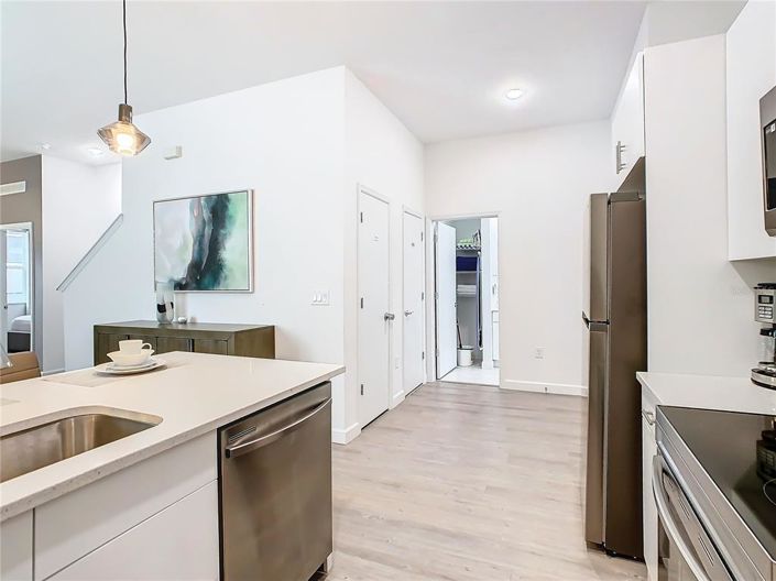 Image No.11-5 Bed Townhouse for sale