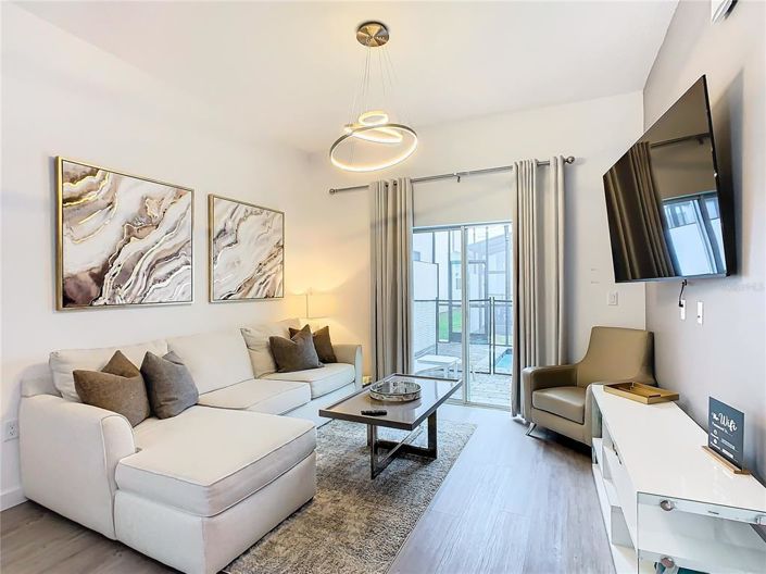 Image No.20-5 Bed Townhouse for sale