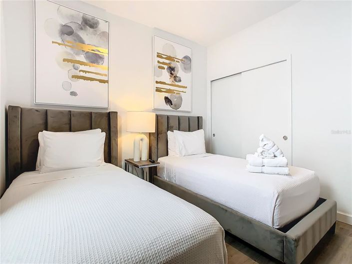 Image No.31-5 Bed Townhouse for sale