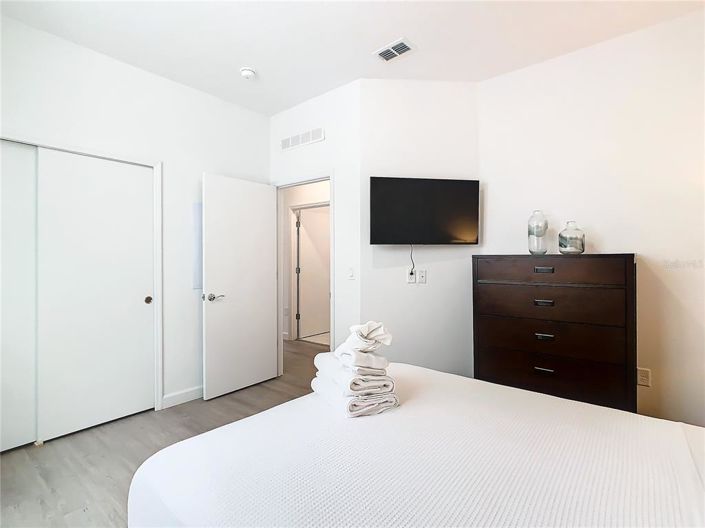 Image No.35-5 Bed Townhouse for sale