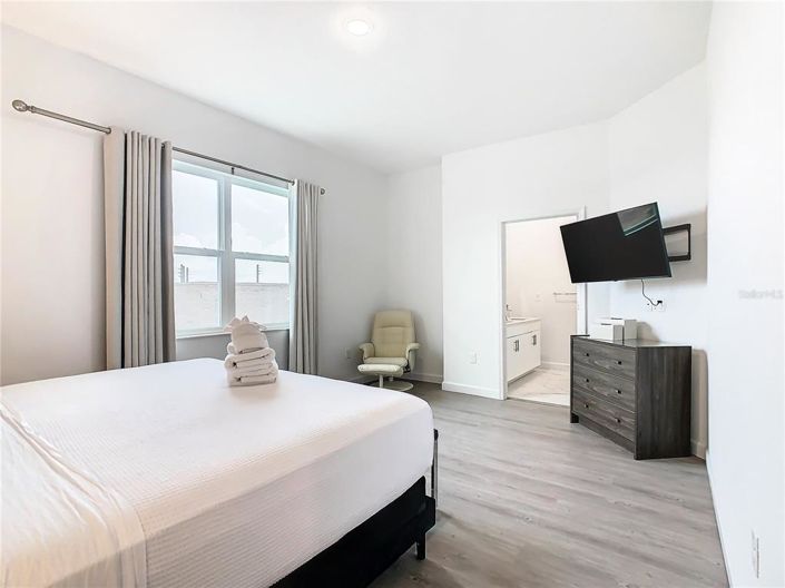 Image No.37-5 Bed Townhouse for sale