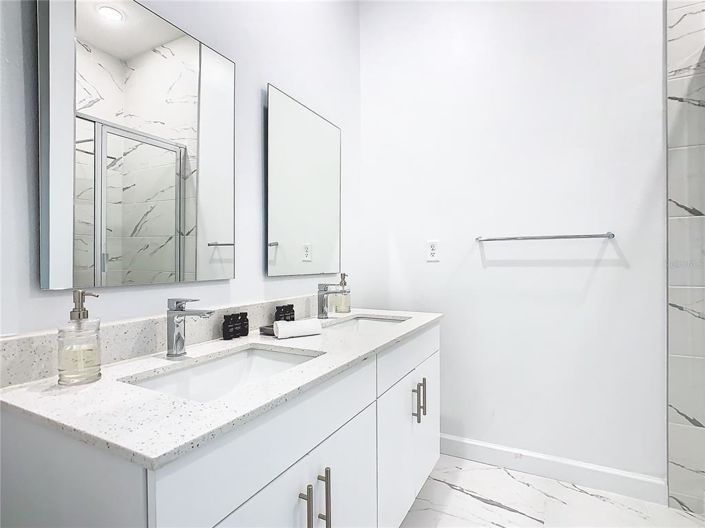 Image No.41-5 Bed Townhouse for sale