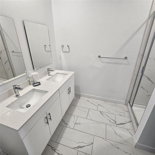 Image No.35-5 Bed Townhouse for sale