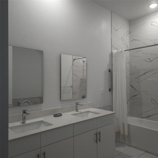 Image No.36-5 Bed Townhouse for sale