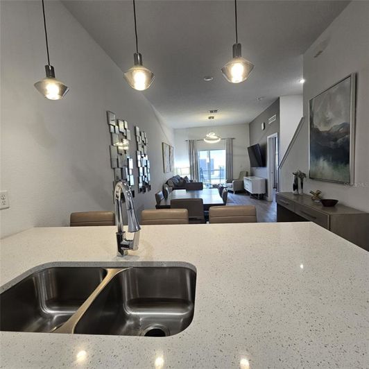 Image No.4-5 Bed Townhouse for sale