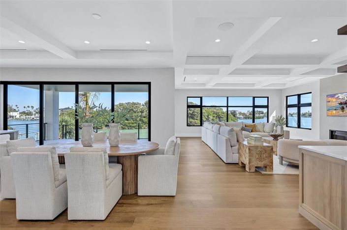 Image No.14-4 Bed Property for sale