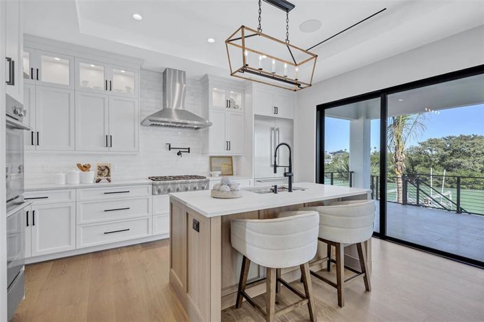 Image No.17-4 Bed Property for sale