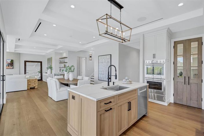 Image No.20-4 Bed Property for sale