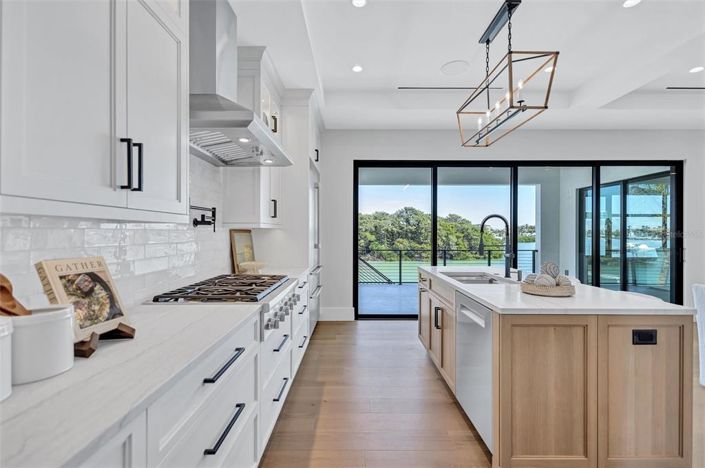 Image No.22-4 Bed Property for sale