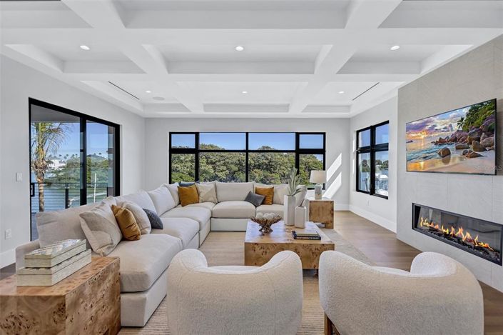 Image No.28-4 Bed Property for sale