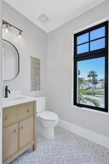 Image No.30-4 Bed Property for sale