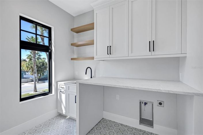 Image No.31-4 Bed Property for sale