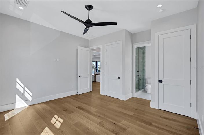 Image No.33-4 Bed Property for sale