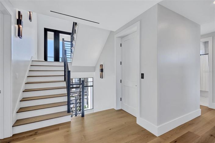 Image No.54-4 Bed Property for sale