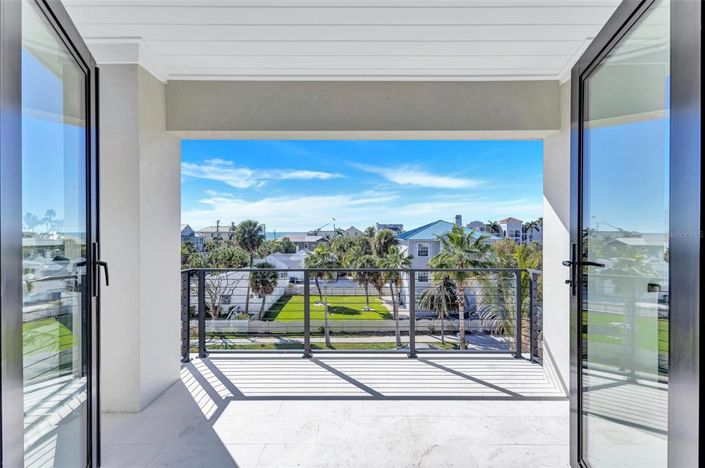 Image No.56-4 Bed Property for sale