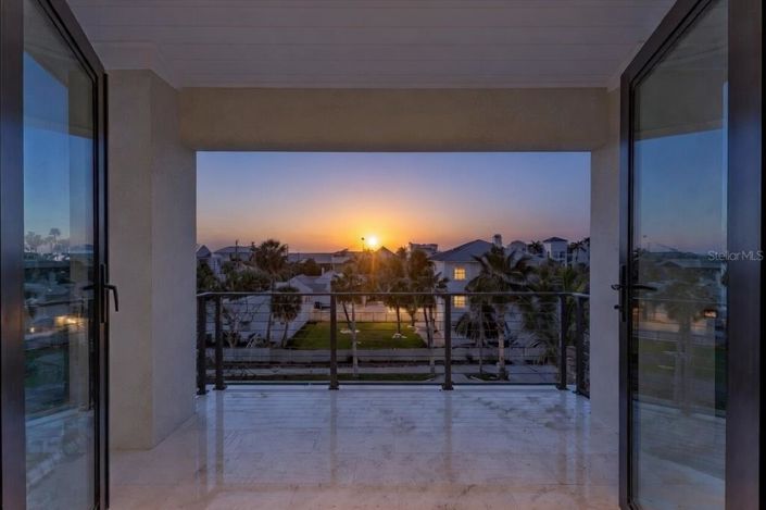 Image No.57-4 Bed Property for sale