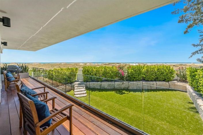 Image No.12-4 Bed Property for sale