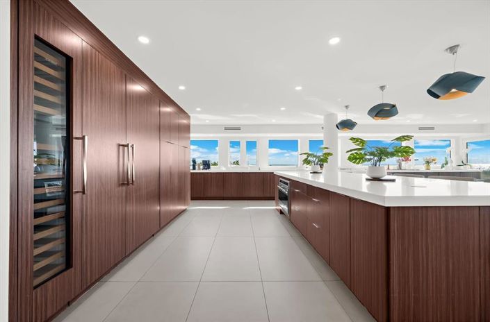 Image No.29-4 Bed Property for sale