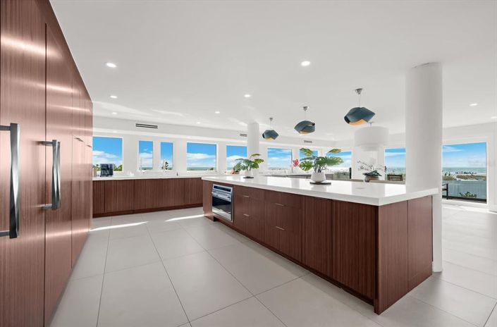 Image No.31-4 Bed Property for sale