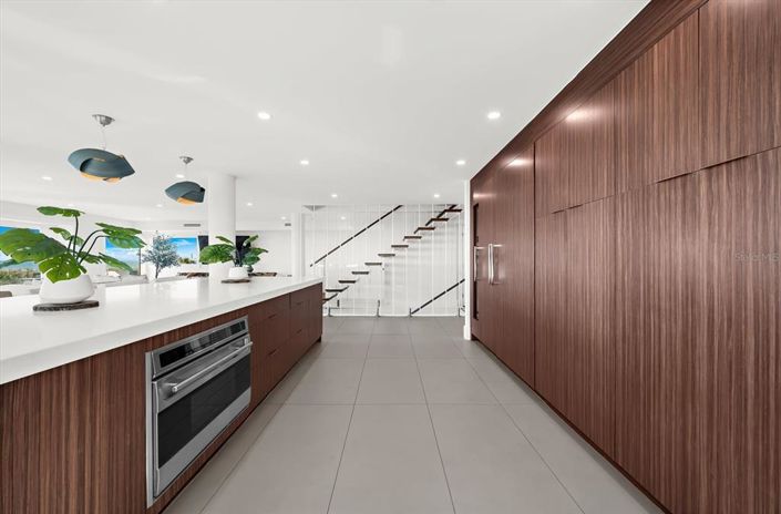 Image No.32-4 Bed Property for sale